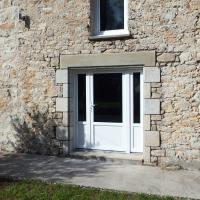 plaquage de granit sur un entourage en béton